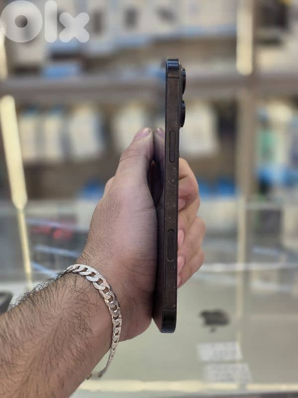 16 pro max 1tb  100%  130 cycle   June 17, 2026 2