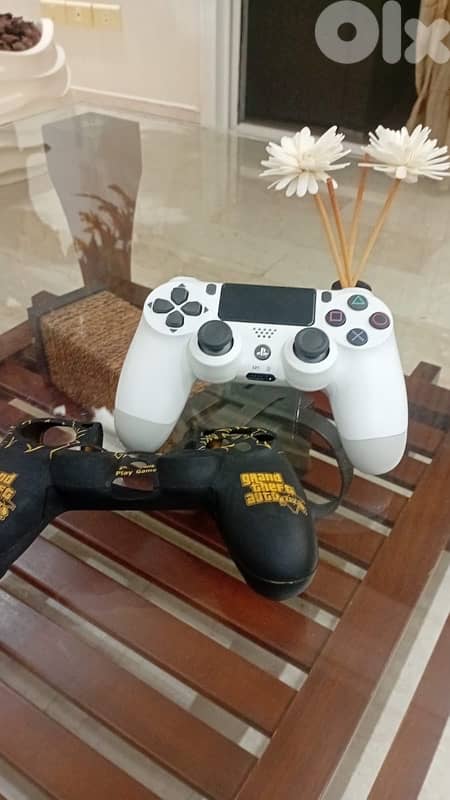 Original PS4 controller 0