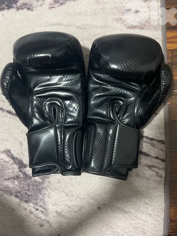boxing gloves 3