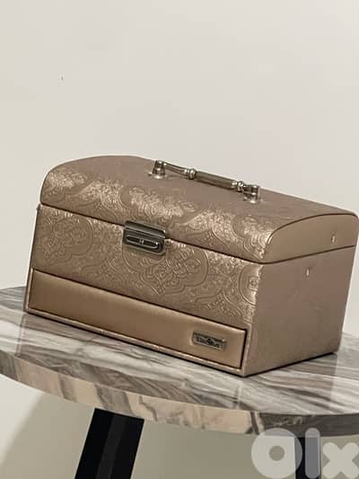 jewelry box