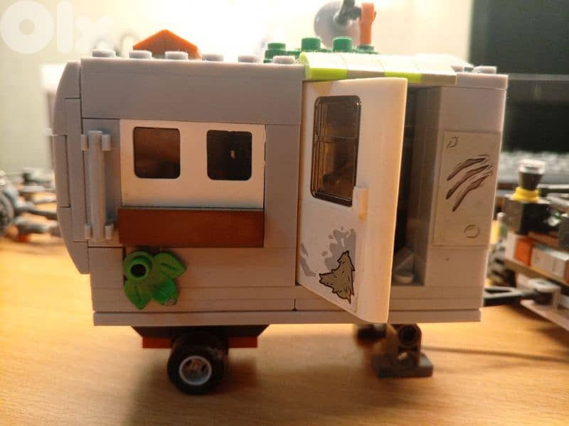 Lego Jurassic Park set *NOT REAL LEGO* 4