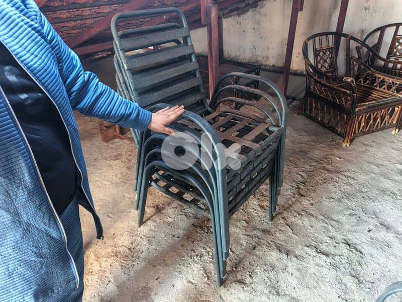 كراسي المنيوم  6 مع اسفنانجات وطاوله 0