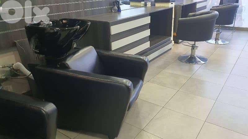 صالون نسائي للبيع ب مزعة يشوع، سنتر كبابي 2