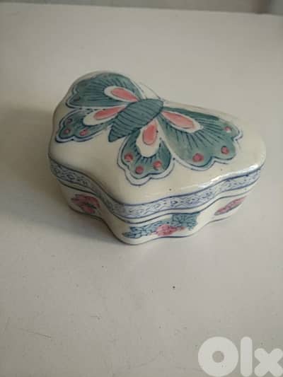 Old butterfly jewels box - Not Negotiable