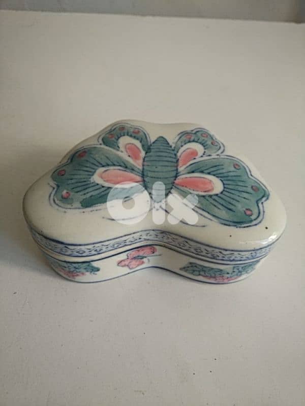 Old butterfly jewels box - Not Negotiable 1