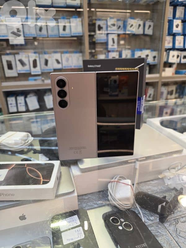 Super clean used Zfold 7 12 /512 gb Silver Shadow Warranty:05/08/2027 2