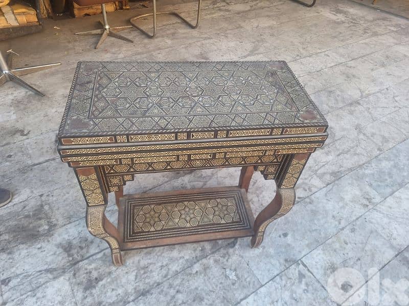 طاولة لعب ورق وشطرنج وزهر شرقي انتيك مرصع بالصدف 1