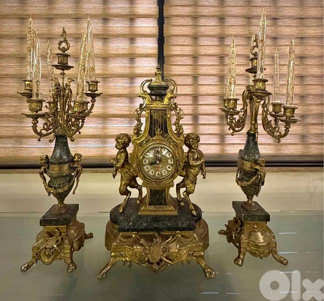 ساعة مع شمعدان عدد٢ برونز مع رخام مميز حجم كبير 0