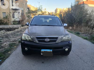 Kia.  Sorento.  2003.6. Cylinder. 4x4