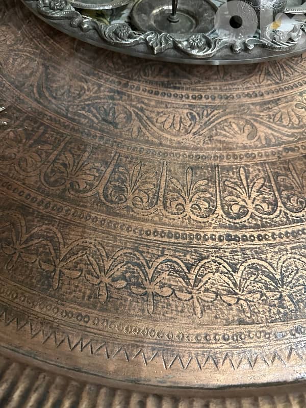 صدر نحاس وطاوله انتيك 5