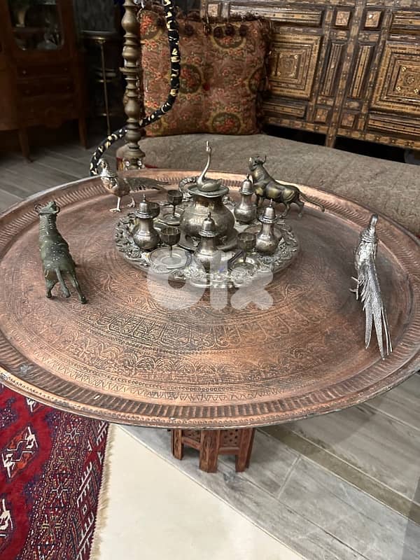 صدر نحاس وطاوله انتيك 6