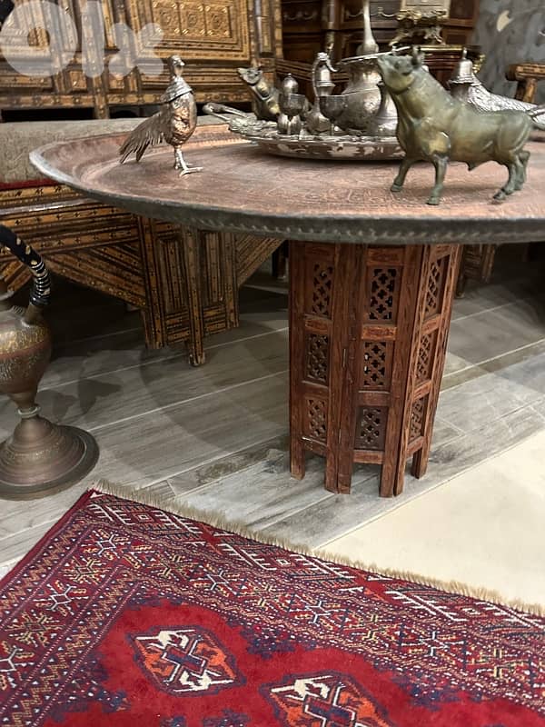 صدر نحاس وطاوله انتيك 7