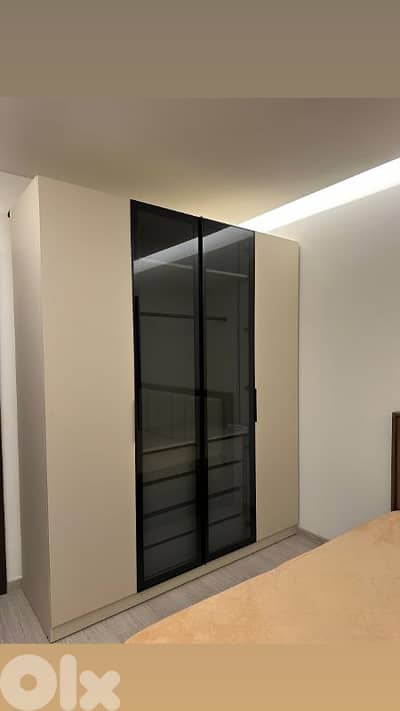 خزائن و خشب و زجاج جديدة من المعمل (high quality)