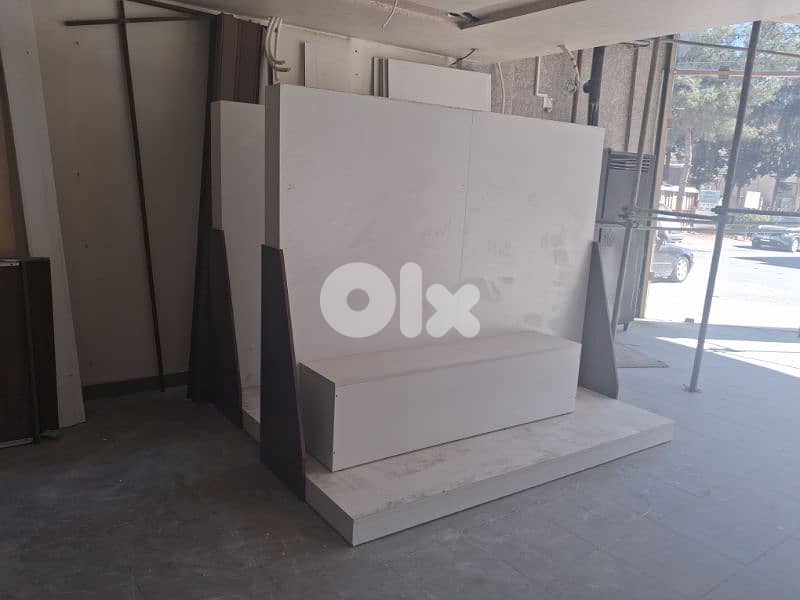 ديكور محل كامل للبيع 14