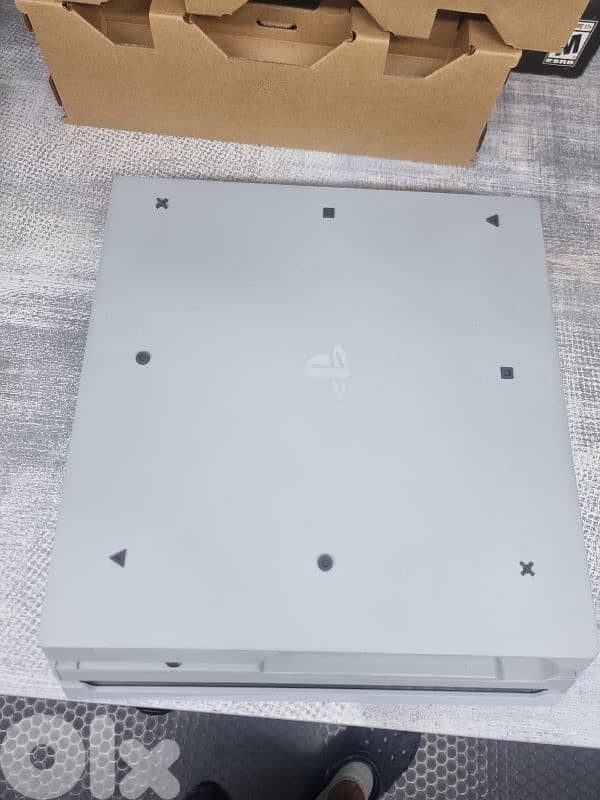 ps4 pro god of war edition 7