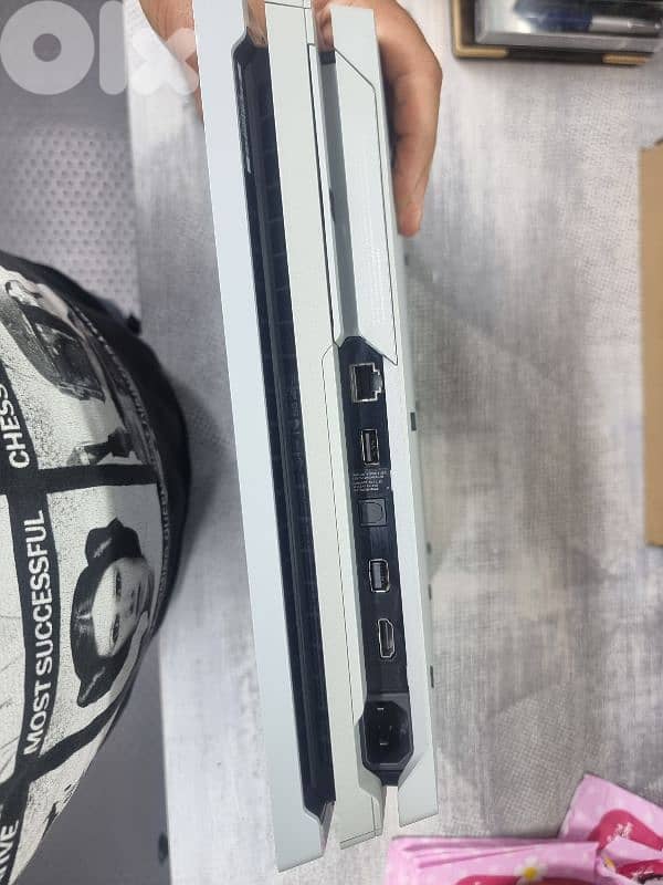 ps4 pro god of war edition 11