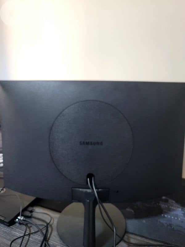 SCREEN SAMSUNG 27 INCH CURVE 1