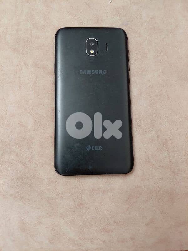 j4مكسورة شاشتو بس شغال وكل شي 0