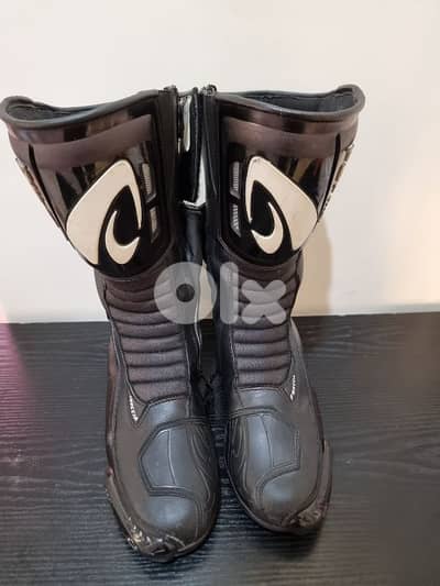 Forma Freccia motorcycle boots size 46