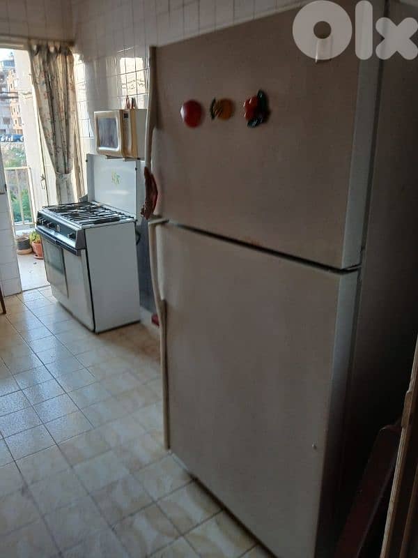 Dining table + Salon + Fridge + Living Room + Bedroom 4