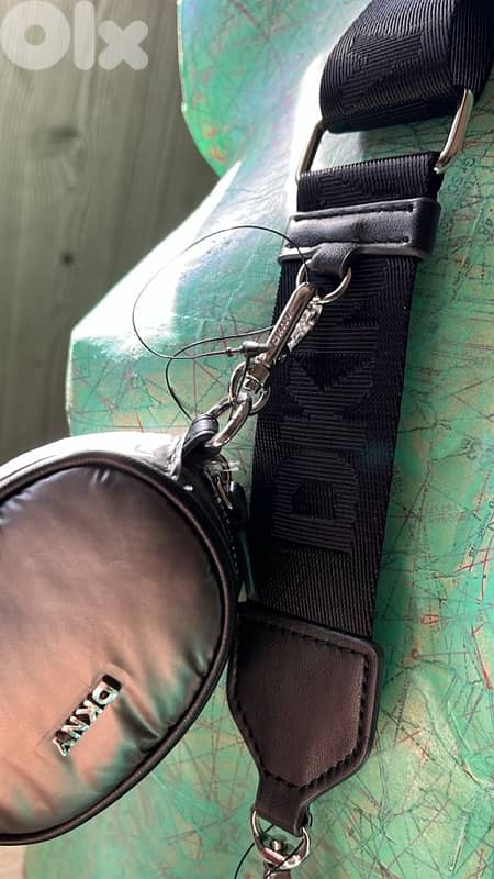 DKNY CROSSBAG WITH EXTRA POCHETTE 1