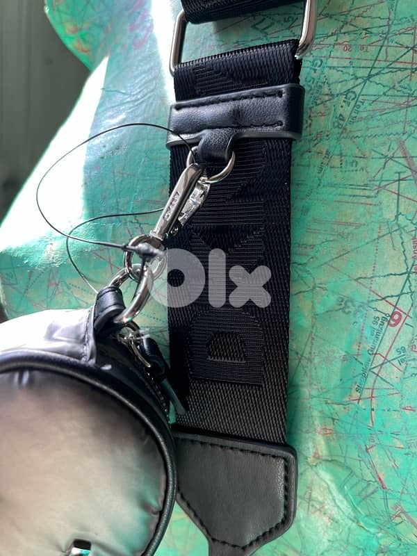 DKNY CROSSBAG WITH EXTRA POCHETTE 14