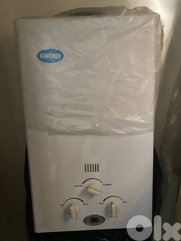 Vanlabo Gas Water Heater – Excellent Condition – $200 0