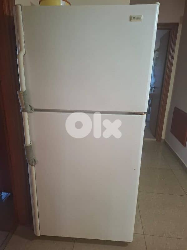 غرفة نوم كاملة بحالة جيدة جدا مع فرشات مفرد ونص عدد ٣ وبراد 4