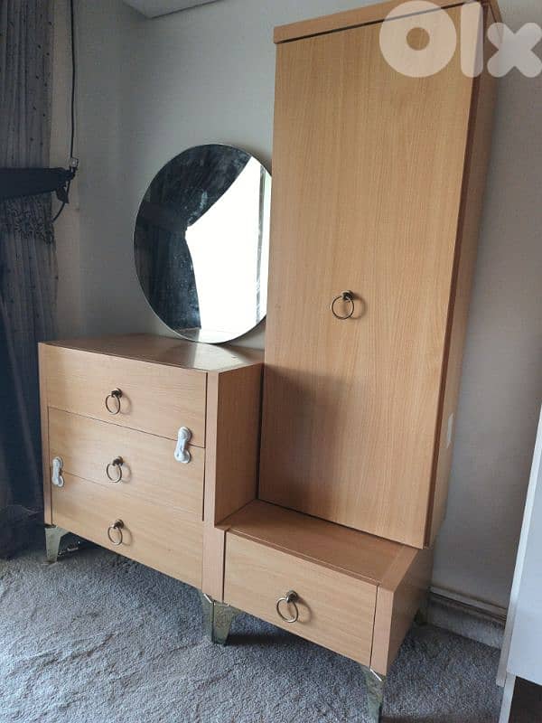 TV unit  & make up treasury & 4 barade la balcony 1