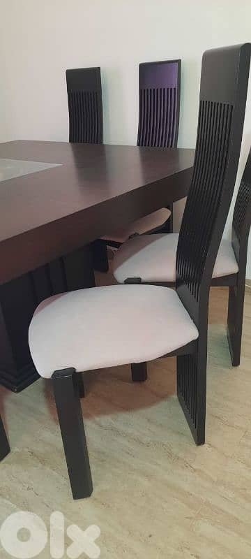 perfect condition, dining room