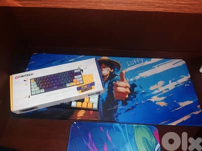 fantech mechanical keyboard & luffy mousepad