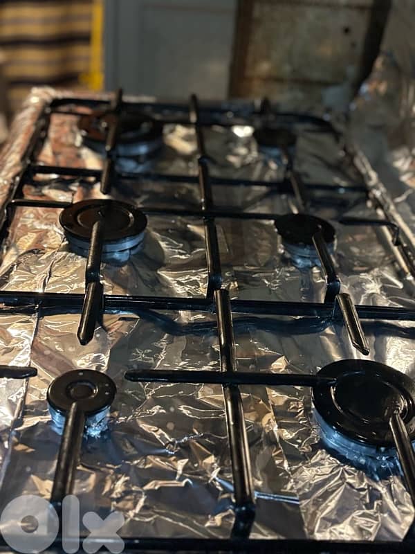 italy gaz used like new 6 eyes 7