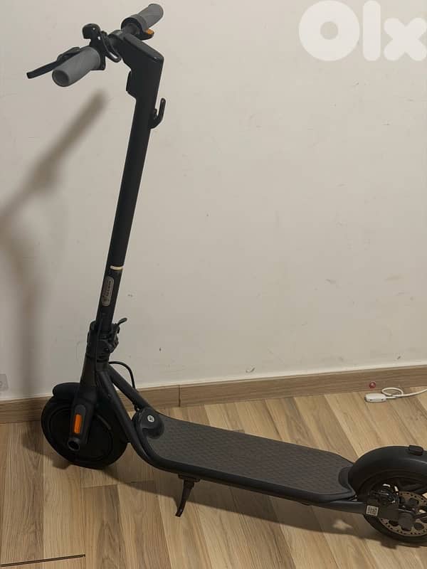 Ninebot F20 electrical scooter-used very good condition 1