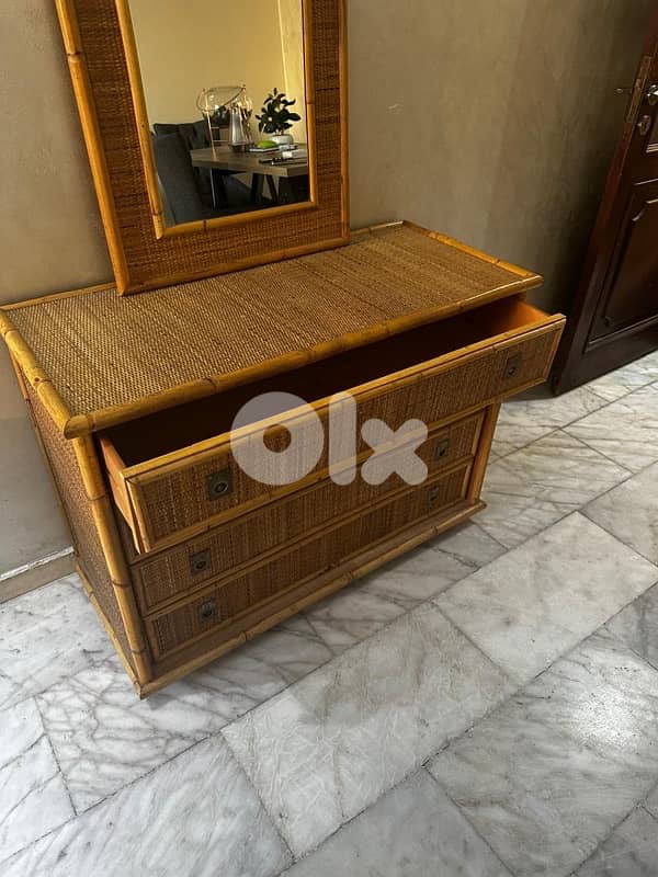 vintage bamboo dresser like new. 320$ 1