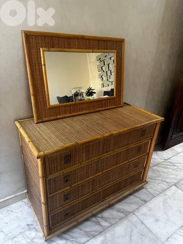 vintage bamboo dresser like new. 320$ 2
