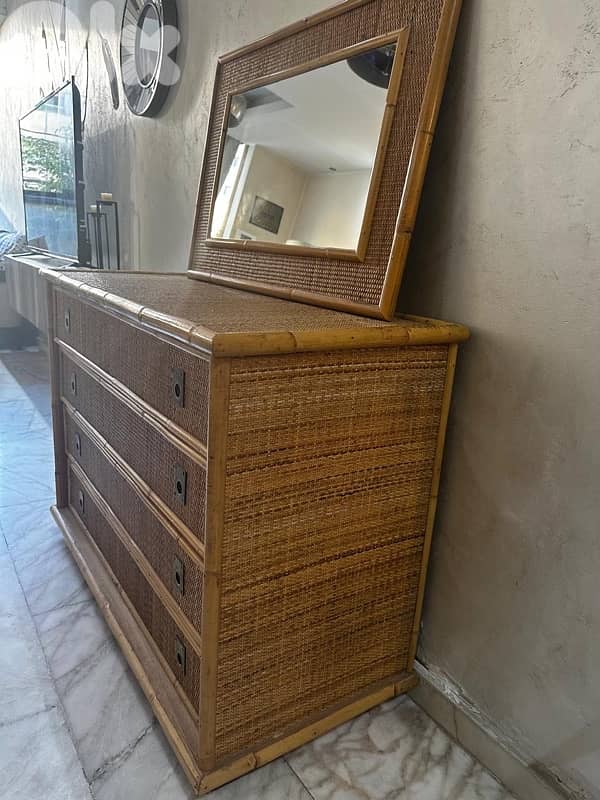 vintage bamboo dresser like new. 320$ 4