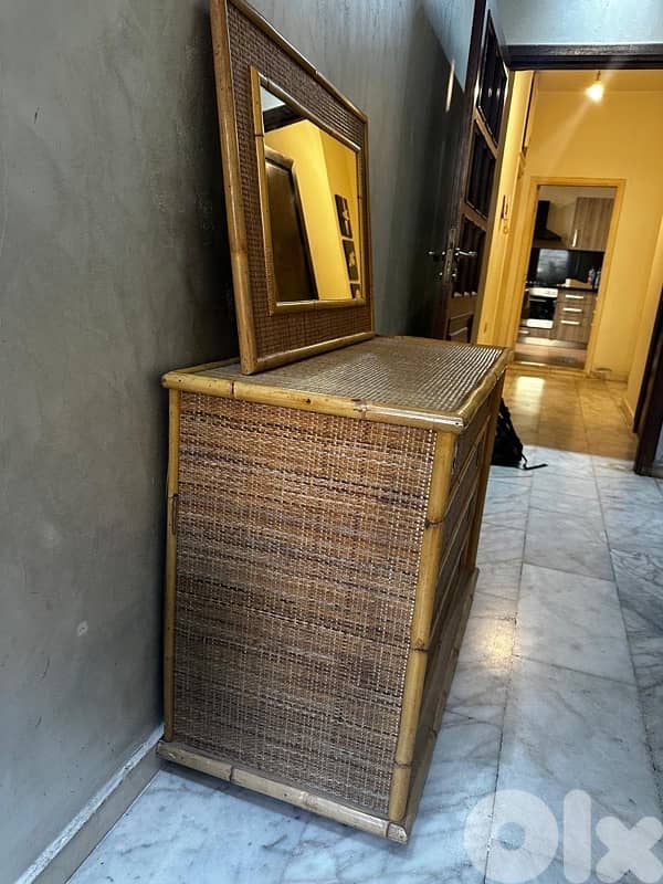 vintage bamboo dresser like new. 320$ 5