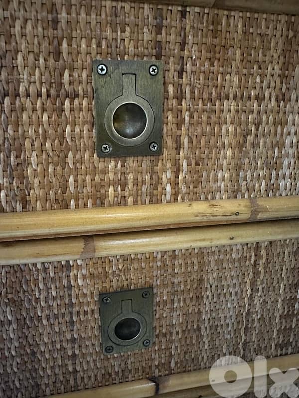 vintage bamboo dresser like new. 320$ 6