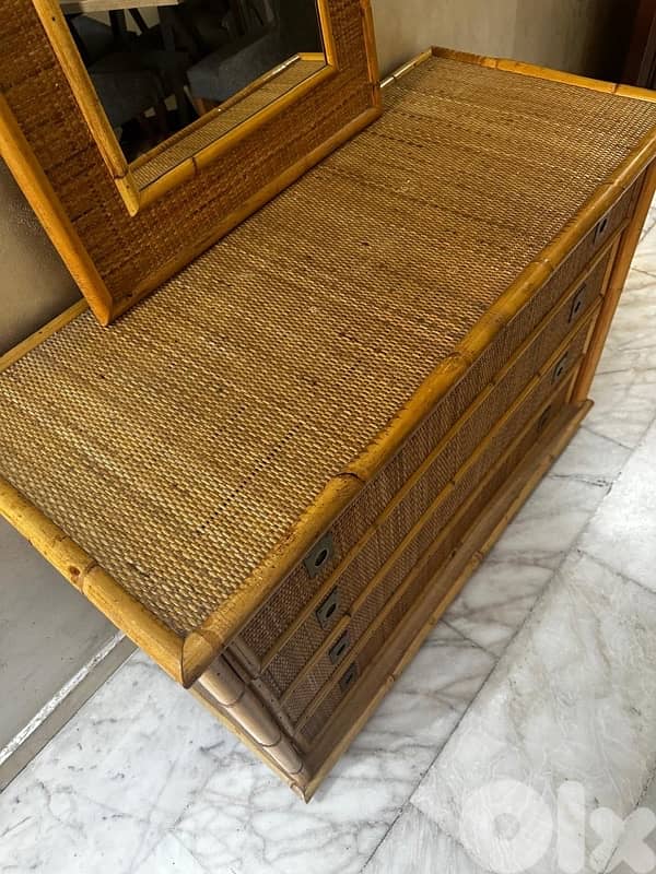 vintage bamboo dresser like new. 320$ 8