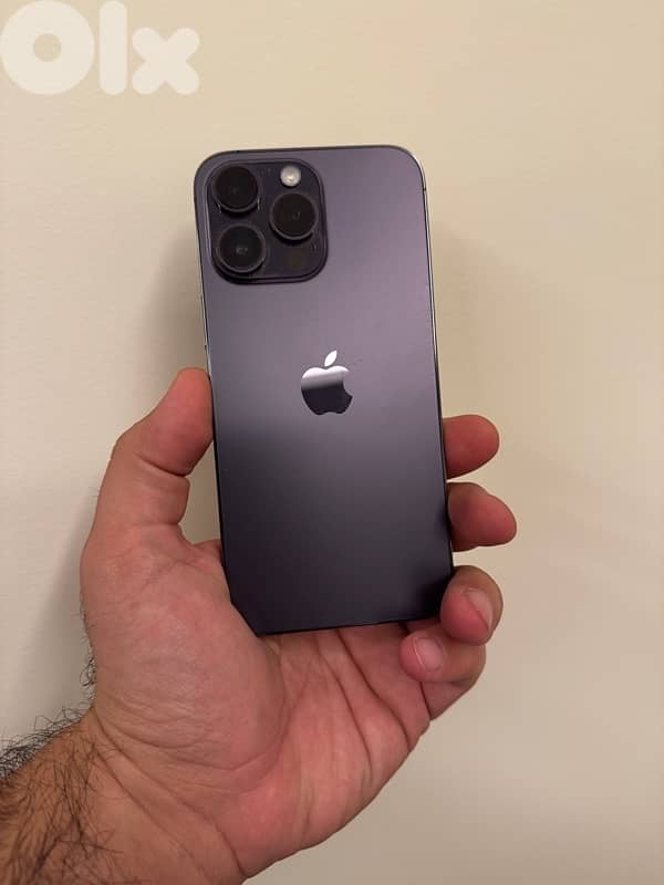 iphone 14 pro max with covers, protection and charger 0