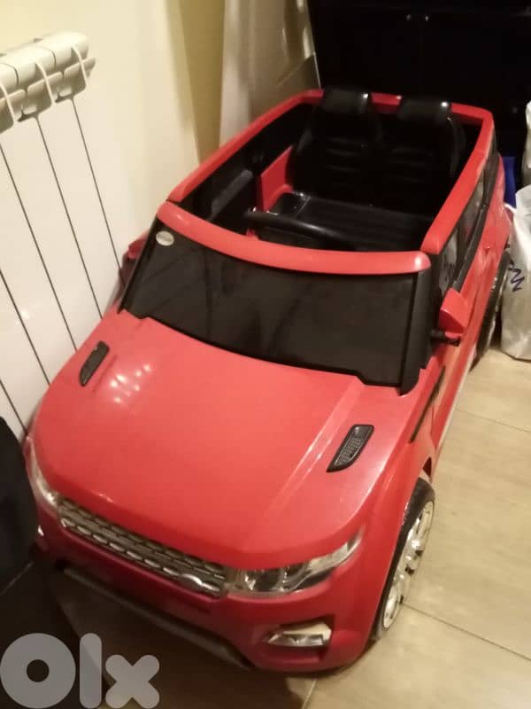 jeep for babies works on rechargeable battery  with a remote controle 1