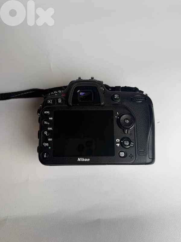 Nikon d7100 (extremely low shutter count) 2