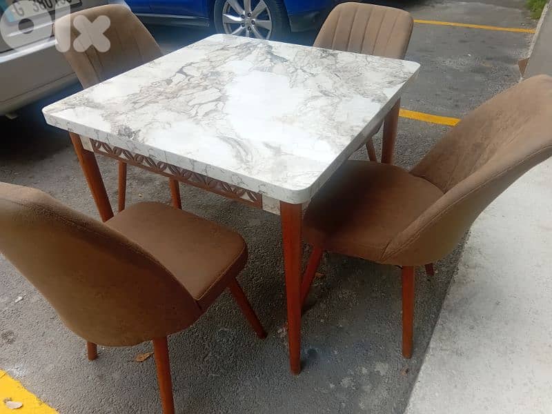 طاولي اوروبي شبه جديد 1