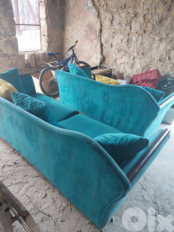 2 sofas 3