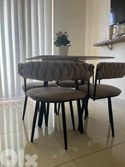 Modern Marble Dining Table Set (4-Seater)