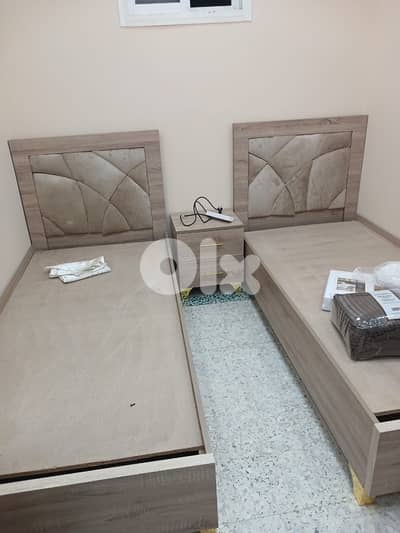 تخت مفرد او مفرد ونص منجد متوفر بجميع الالوان والمقاسات