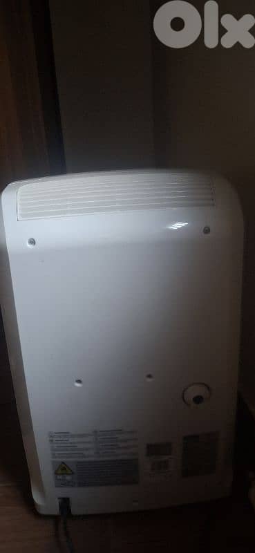 De'Longhi DD230P dehumidifier 0