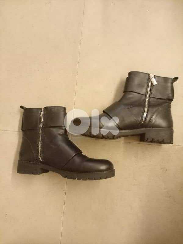 Original Stradivarius Leather Boots (Size 40) 1