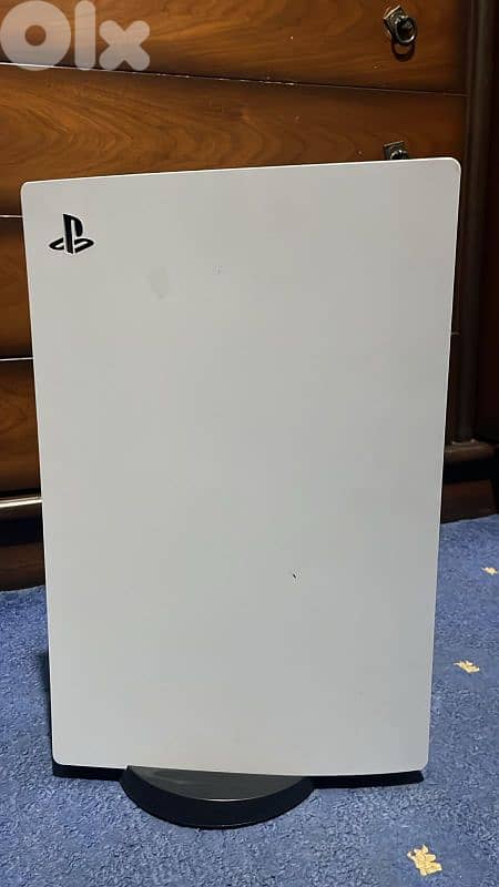 PS5 digital with 2 controllers 1