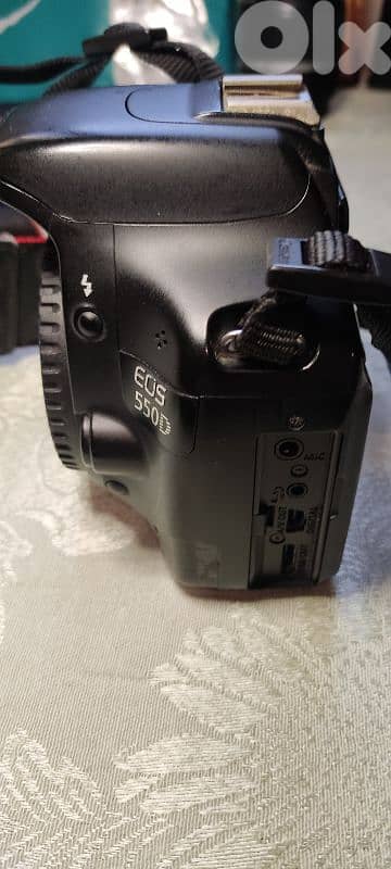 Canon 550D 18MP DSLR body with battery and charger 3